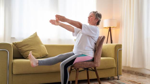 Idealne ćwiczenia na brzuch dla osób po 60. roku..